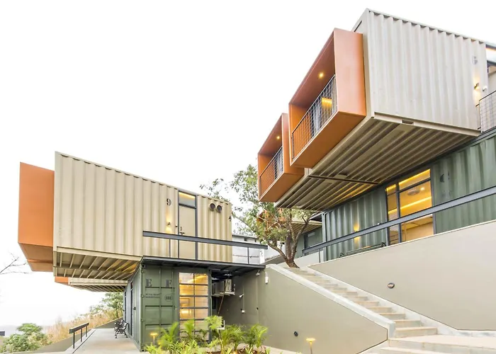 Zostel Plus PanchganiHostel